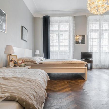 Bright Studio Close To Charles Bridge And Prague Castle Apartment Exterior foto