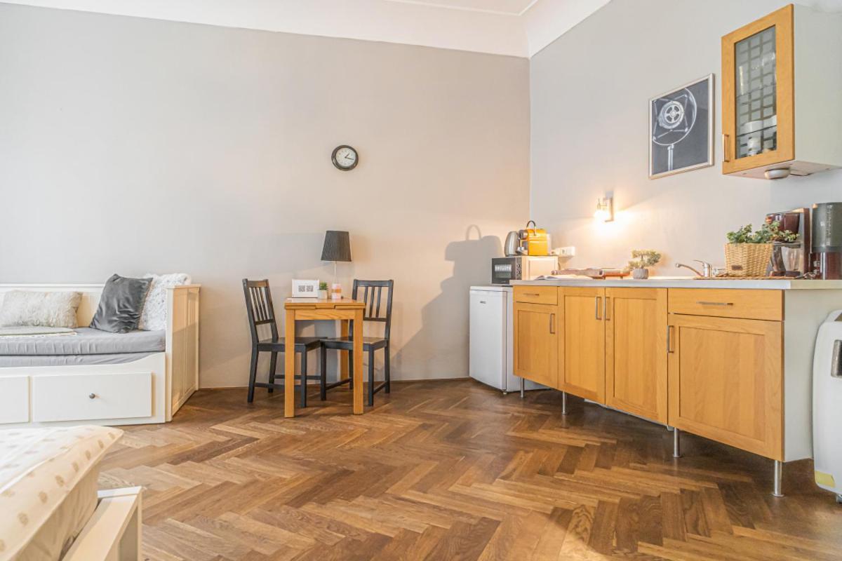 Bright Studio Close To Charles Bridge And Prague Castle Apartment Exterior foto