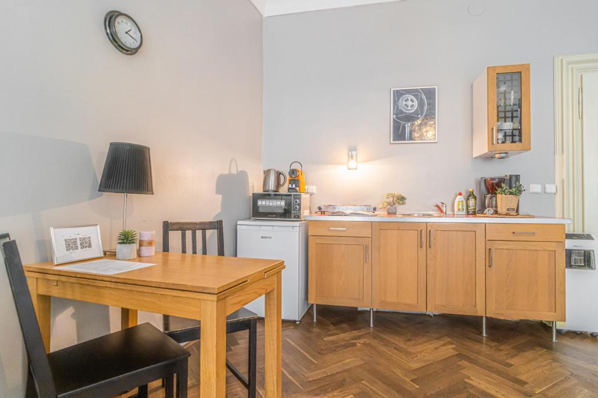 Bright Studio Close To Charles Bridge And Prague Castle Apartment Exterior foto